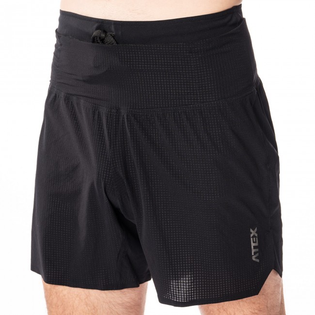 Running shorts with pocket belt
